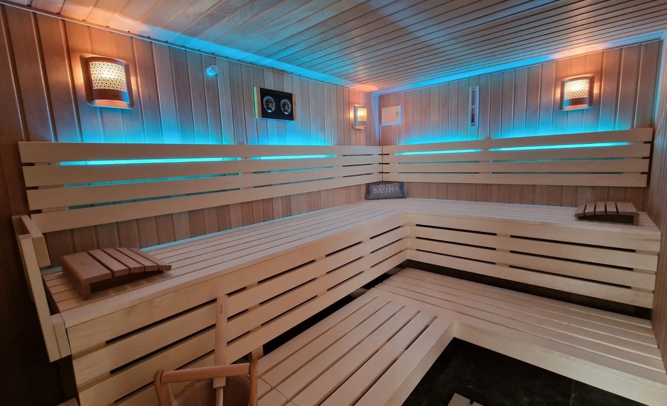 sauna-lärchenholz-profilholz-innenbereich