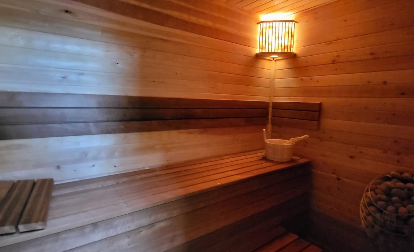 sauna-lärchenholz-thermoespe-innenbereich